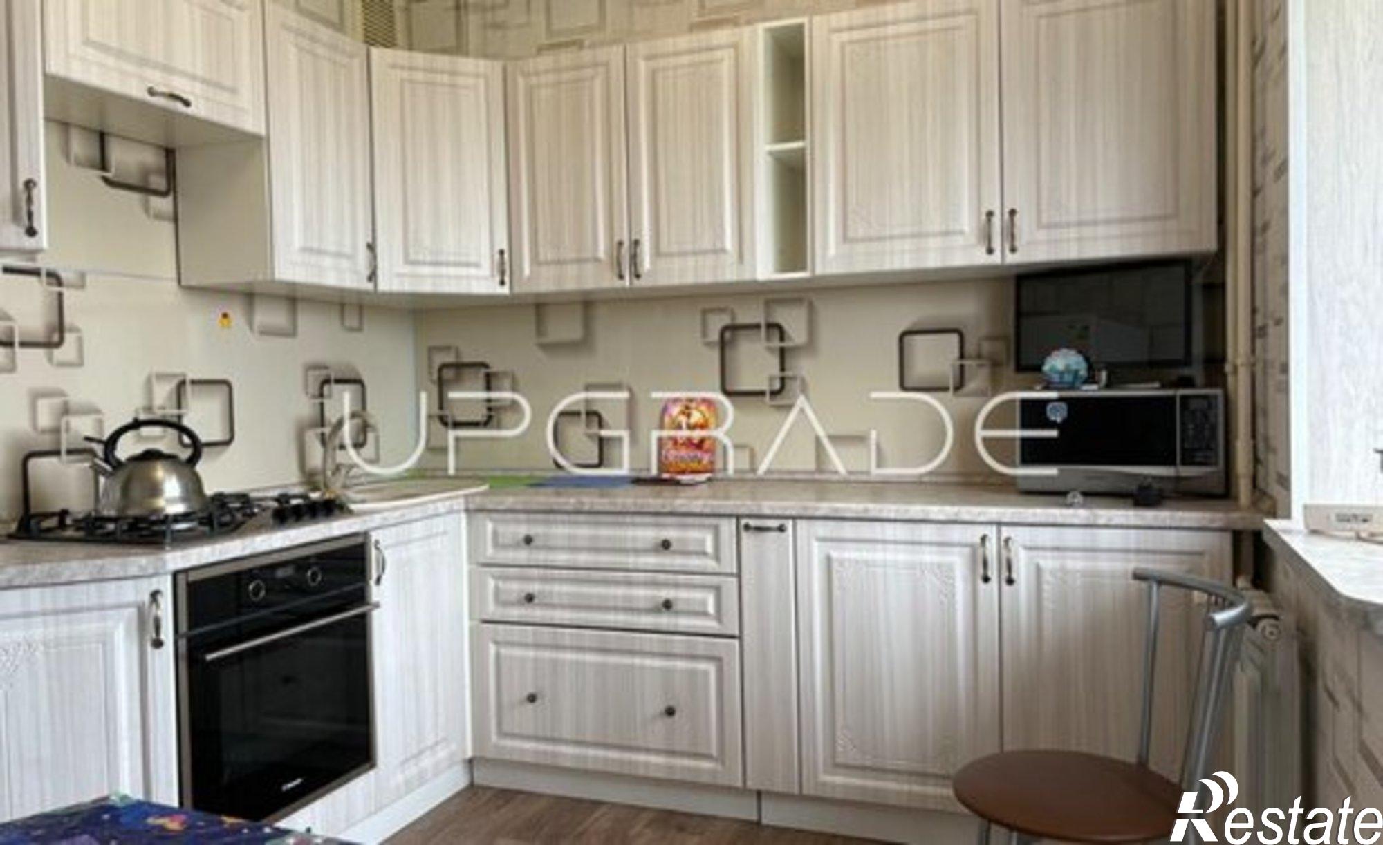 Купить квартиру за 3 550 000 рублей на ул Полковника Старинова, 3