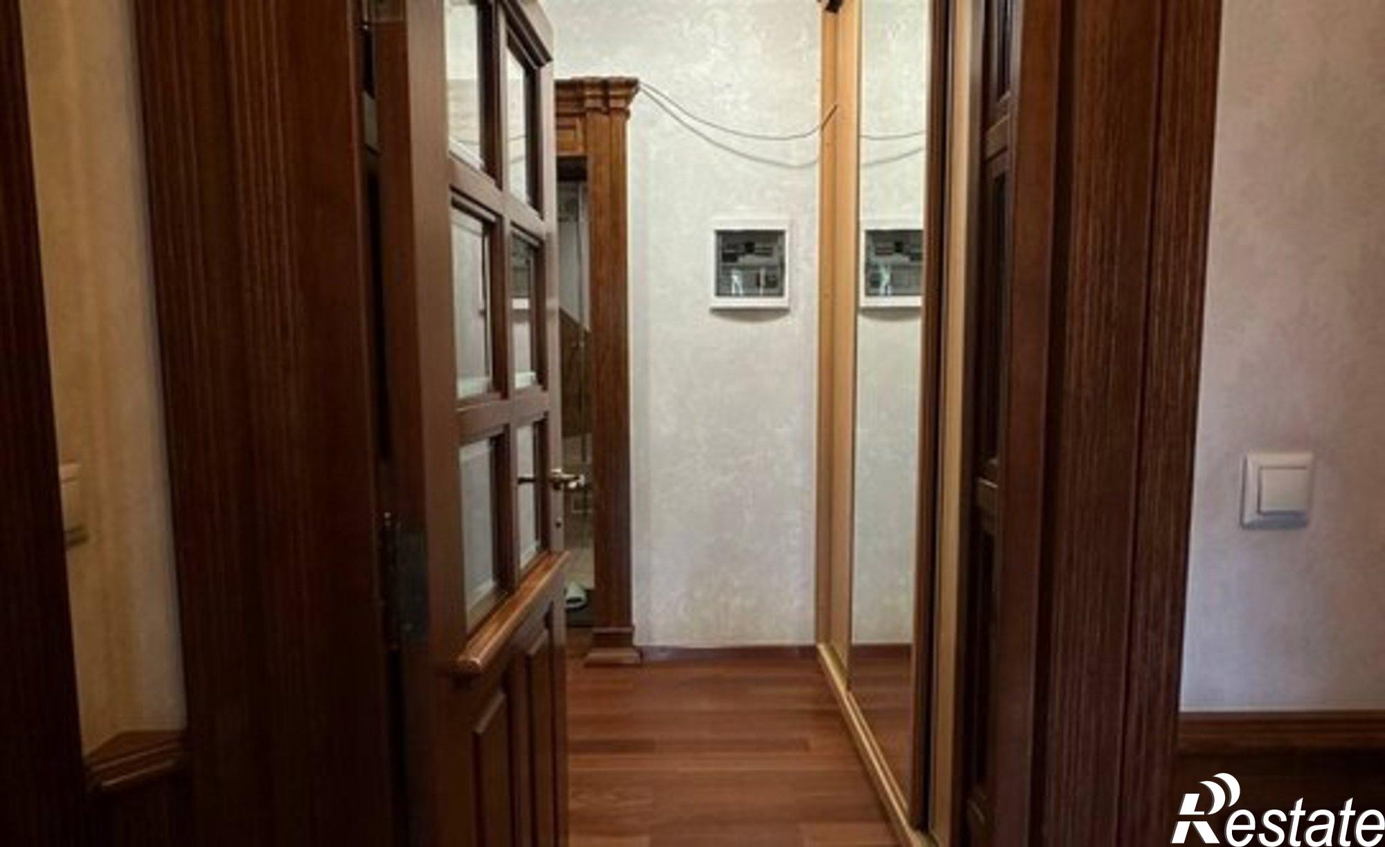 Купить квартиру за 15 990 000 рублей на ул 60-летия Октября, 13