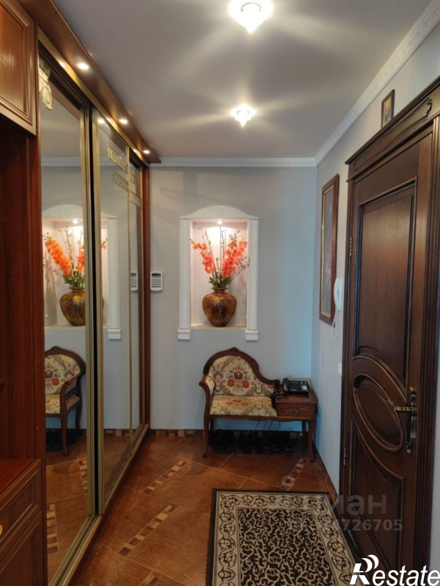 Купить квартиру за 18 000 000 рублей на ул 8 Марта, 8