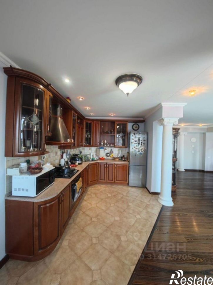 4-комн квартира ул 8 Марта, 8,  д. 8