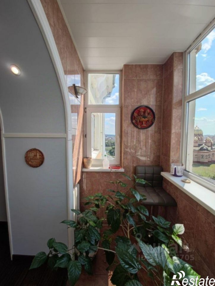 4-комн квартира ул 8 Марта, 8,  д. 8