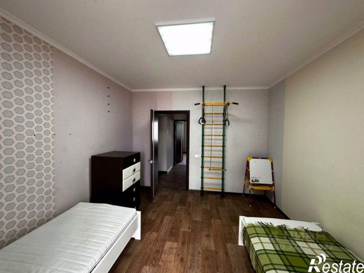 3-комн квартира ул Бурова, 38,  д. 38