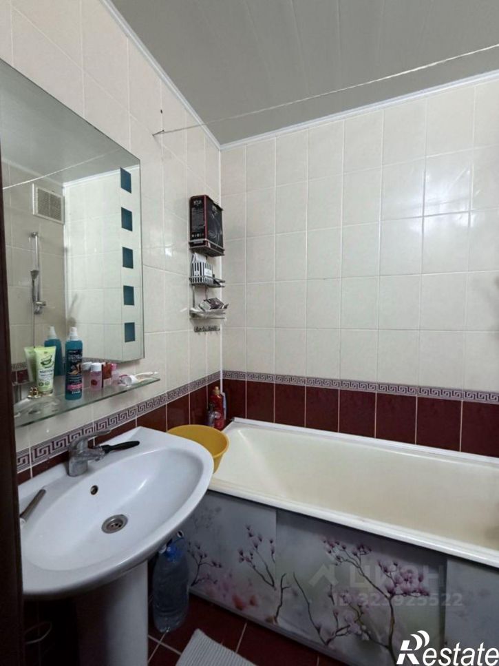 3-комн квартира ул Бурова, 38,  д. 38