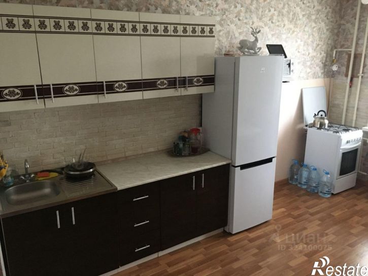 3-комн квартира улица Емлютина, 16,  д. 16