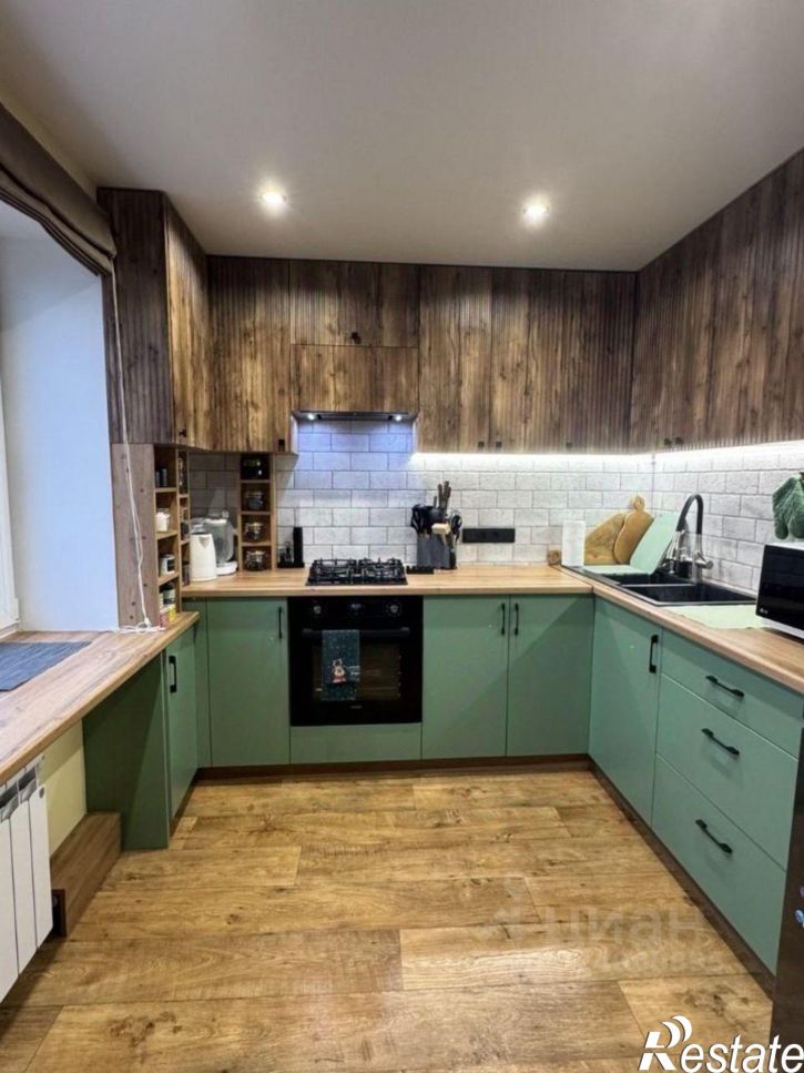 4-комн квартира ул Андрианова, 12,  д. 12