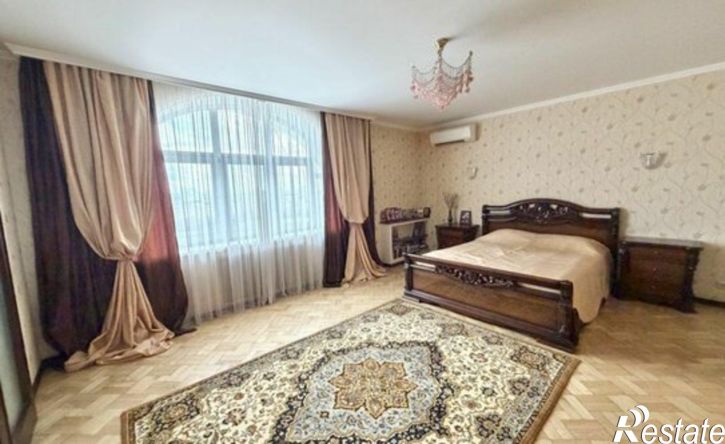 4-комн квартира ул 8 Марта, 8,  д. 8