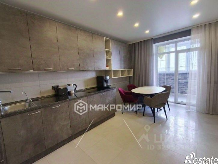 3-комн квартира ул Андрианова, 37,  д. 37