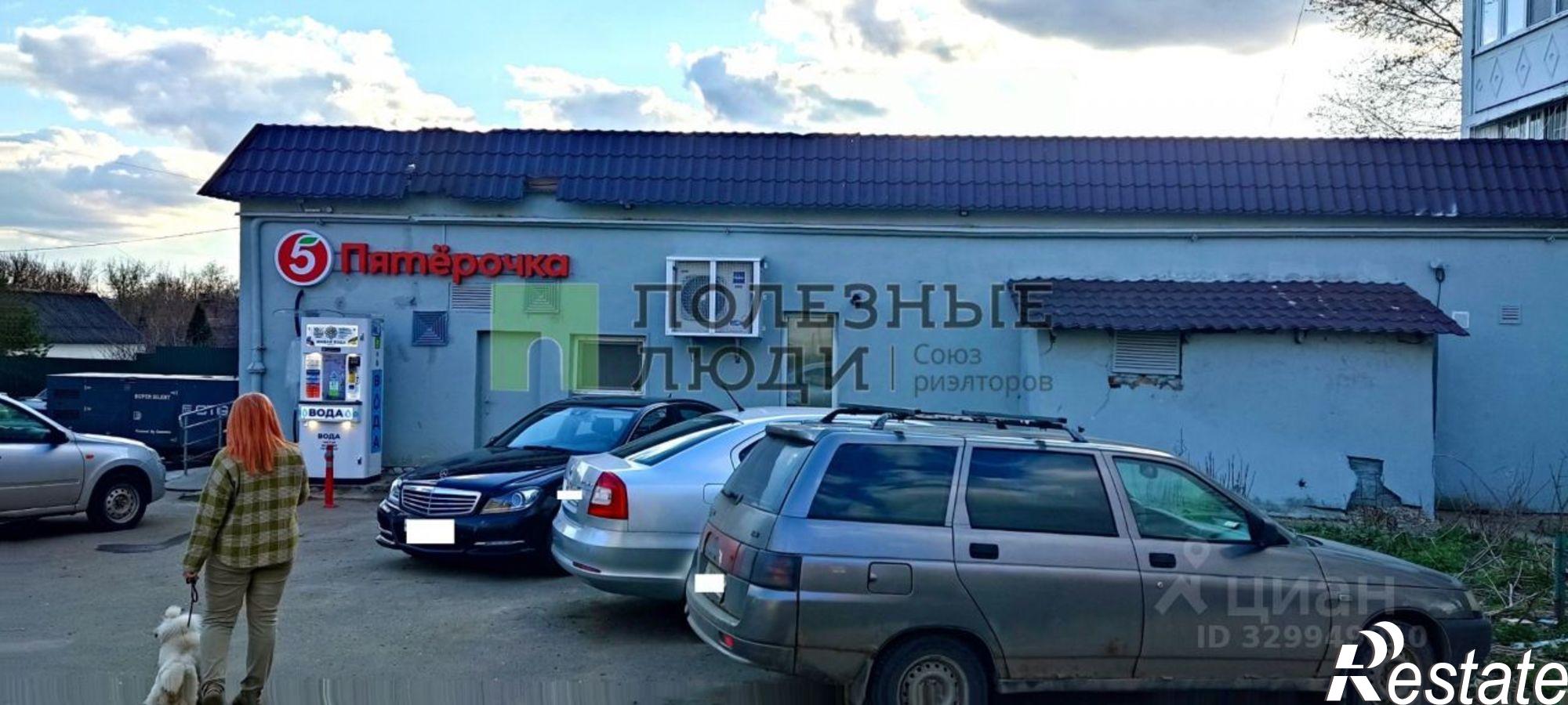 Купить торговое помещение за 28 000 200 рублей на Светофорный пер, 4