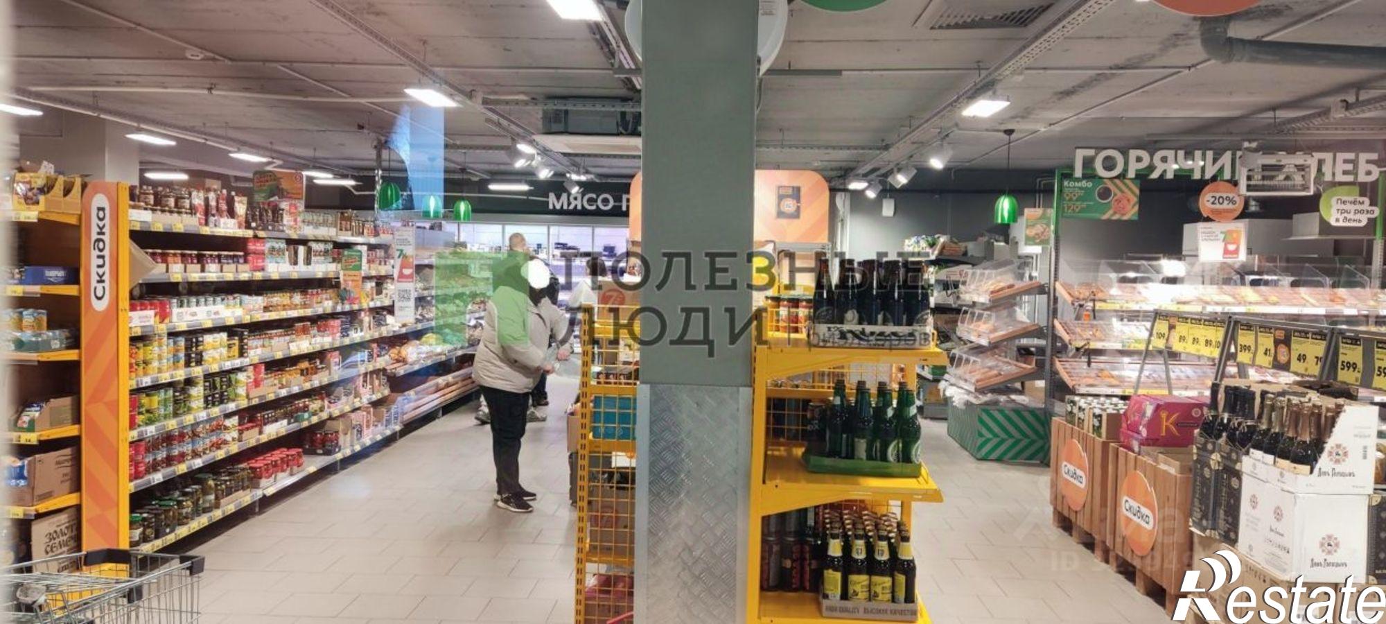 Купить торговое помещение за 28 000 200 рублей на Светофорный пер, 4