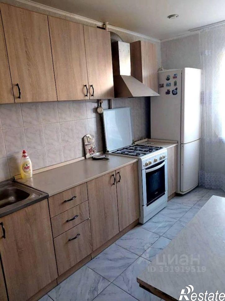 3-комн квартира ул Латышских Стрелков, 1,  д. 1
