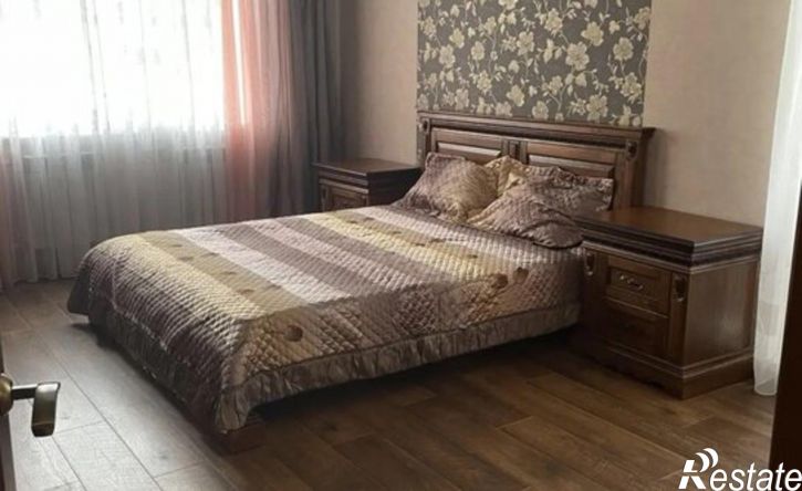 3-комн квартира ул Революции, 3,  д. 3