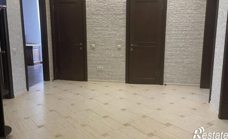 3-комн квартира ул Революции, 3,  д. 3