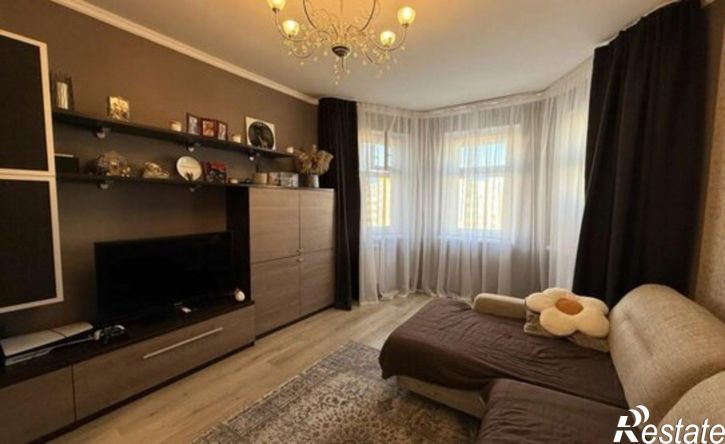 3-комн квартира ул Емлютина, 14,  д. 14